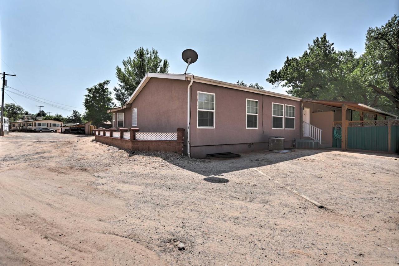 Rustic Retreat Moab Townhome With Grill And Fire Pit Exterior photo