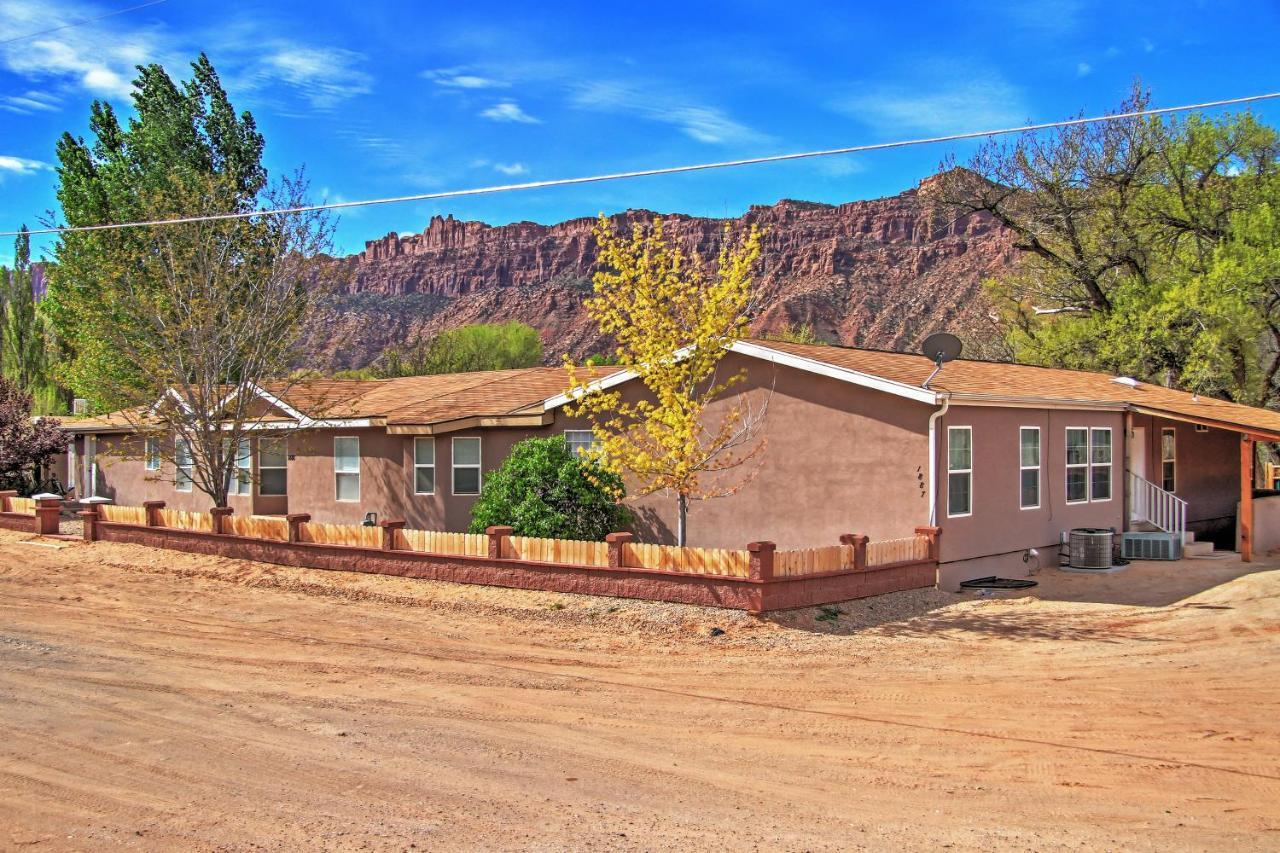 Rustic Retreat Moab Townhome With Grill And Fire Pit Exterior photo